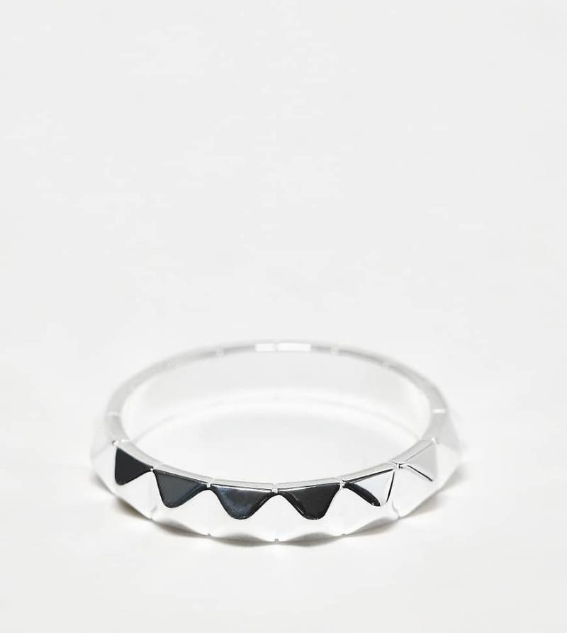ASOS DESIGN - Bandring aus Sterlingsilber in Silber mit Pyramidendetails von ASOS DESIGN