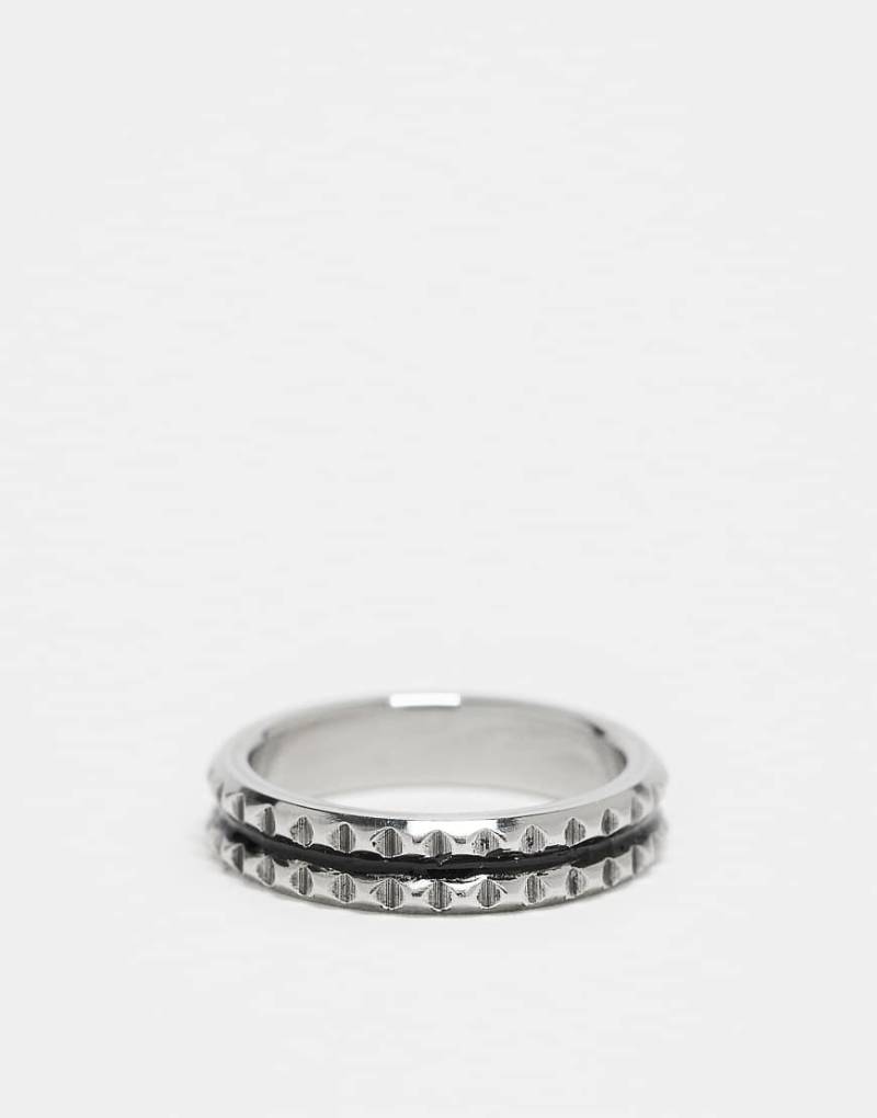 ASOS DESIGN - Bandring aus wasserfestem Edelstahl in polierter Silberoptik mit eckiger Struktur von ASOS DESIGN