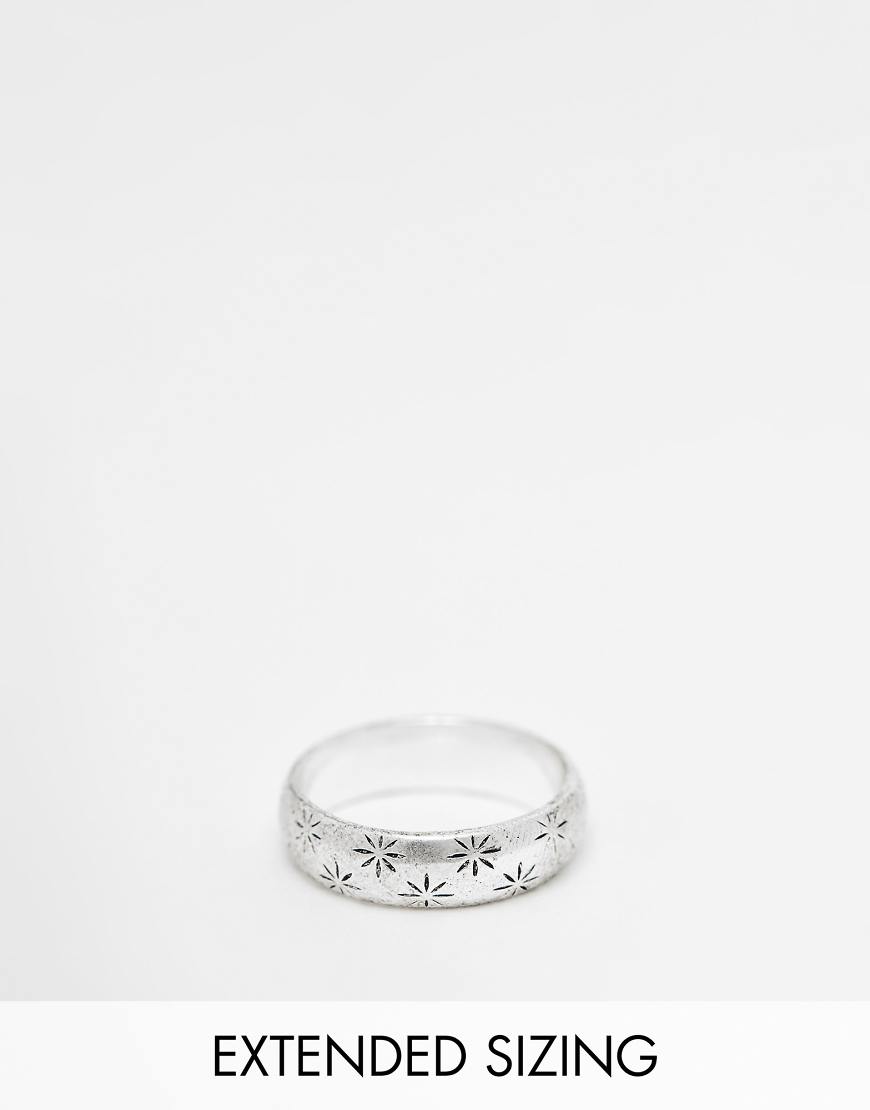 ASOS DESIGN - Bandring in polierter Silber-Optik mit eingraviertem Blätter-Design ASOS DESIGN - Bandring in polierter Silber-Optik mit eingraviertem Blätter-Design von ASOS DESIGN