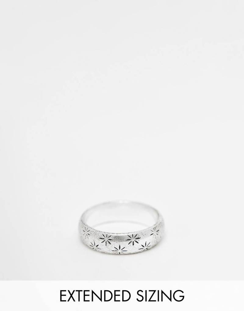 ASOS DESIGN - Bandring in polierter Silber-Optik mit eingraviertem Blätter-Design von ASOS DESIGN