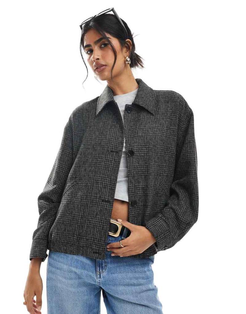 ASOS DESIGN - Barn-Jacke mit Bomberjacken-Saum, Kontrast-Kragen und monochromem Karomuster-Bunt von ASOS DESIGN