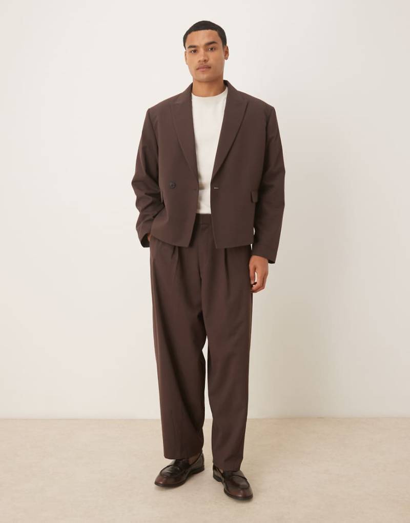 ASOS DESIGN - Barrel-Anzughose aus Flanell in Braun-Brown von ASOS DESIGN