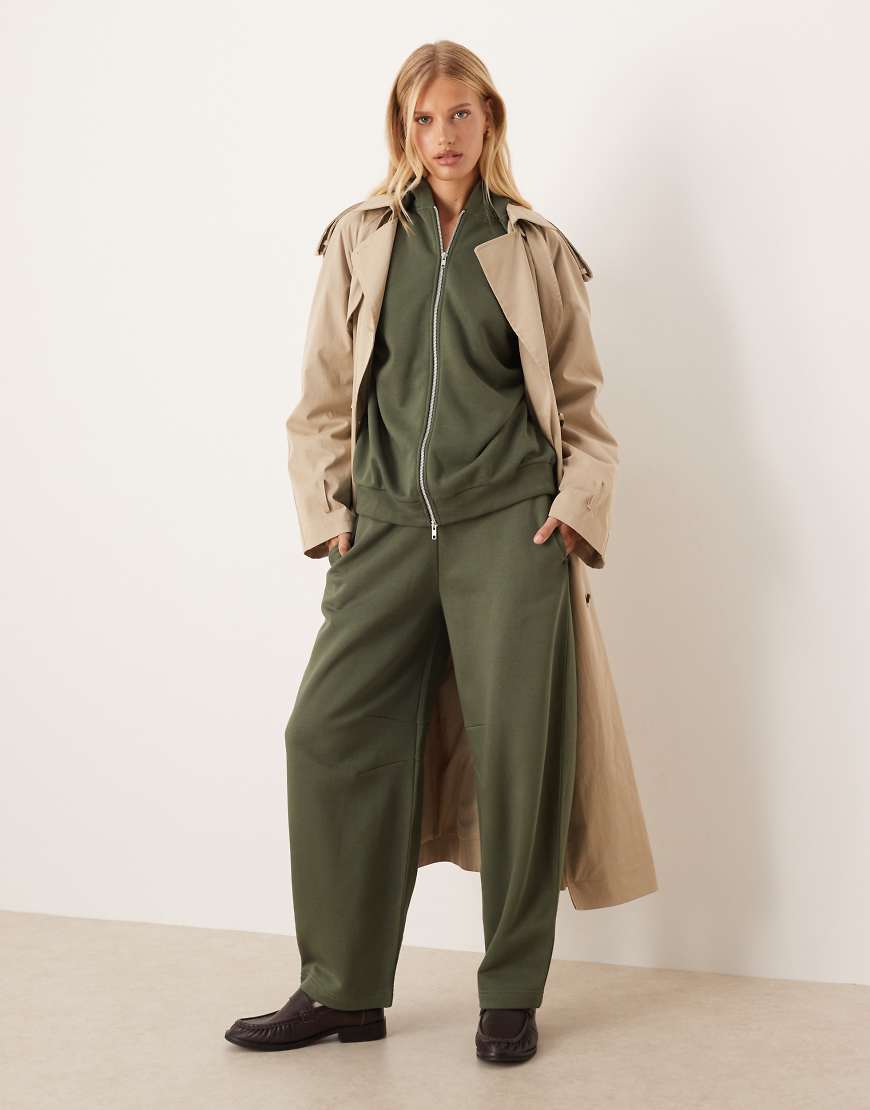 ASOS DESIGN - Barrel Fit Jogginghose in Khaki, Kombiteil-Grün von ASOS DESIGN