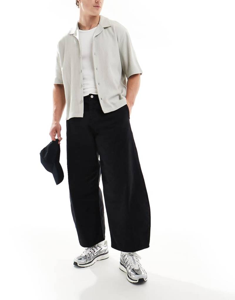 ASOS DESIGN - Oversize-Hose in Schwarz mit Abnähern von ASOS DESIGN