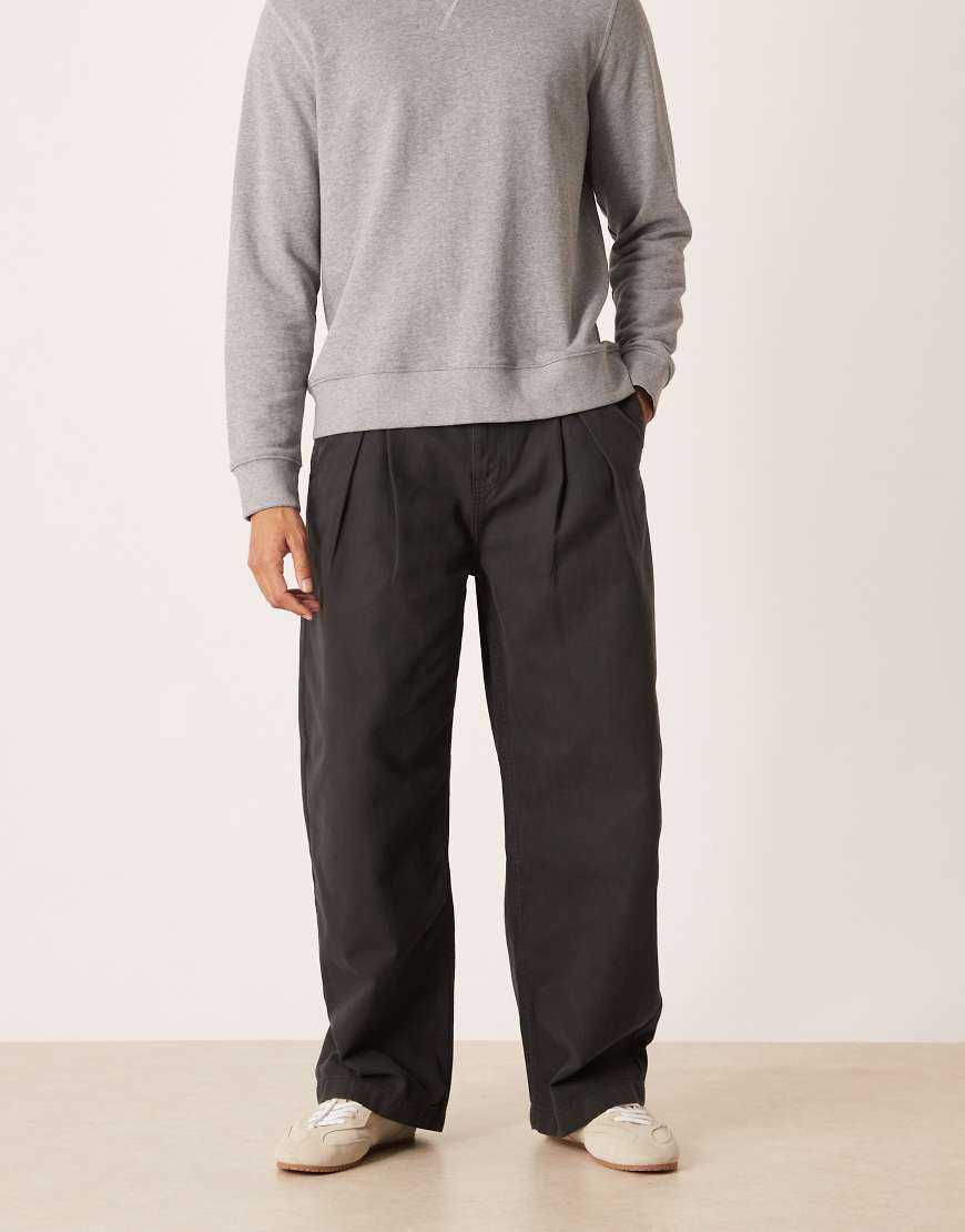 ASOS DESIGN - Barrel-Hose in Schwarz mit Bundfalten von ASOS DESIGN