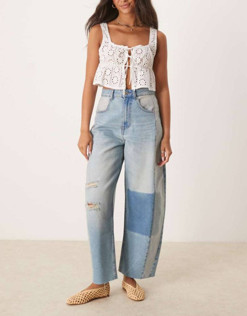 ASOS DESIGN - Barrel-Jeans in Blau mit hohem Bund und Patchwork-Design-Keine Farbe von ASOS DESIGN