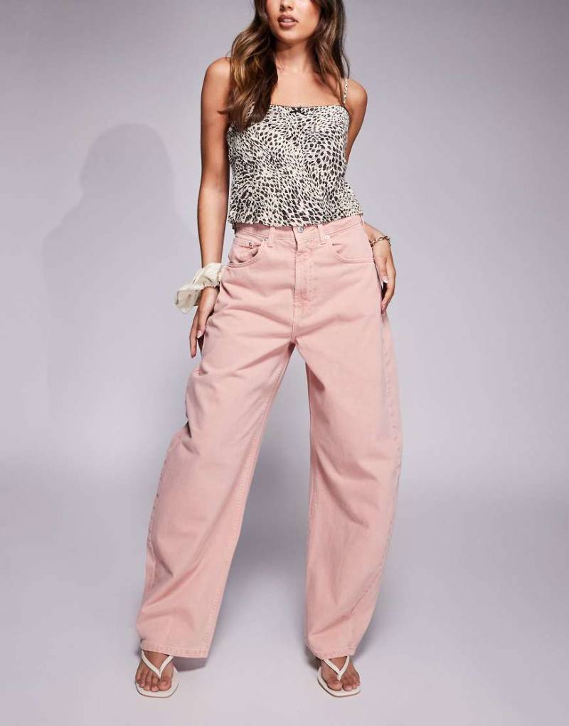 ASOS DESIGN - Barrel-Jeans in Neutral mit hohem Bund von ASOS DESIGN