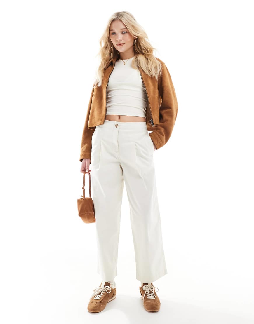ASOS DESIGN - Chinohose in Buttermilchgelb mit schlichtem Bund-Weiß von ASOS DESIGN