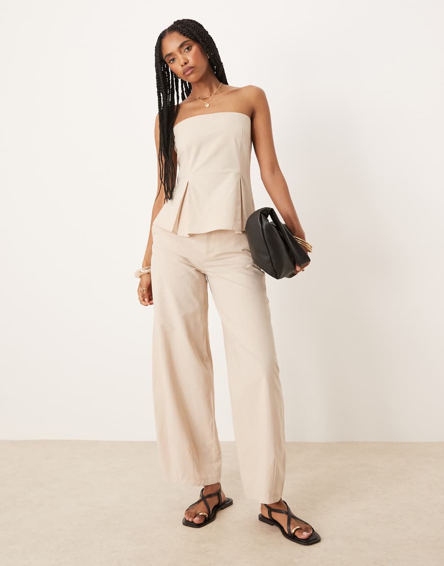 ASOS DESIGN - Barrel-Leg-Hose aus Leinenmix in Beige-Weiß von ASOS DESIGN