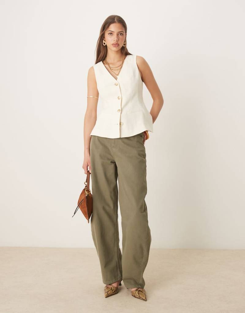 ASOS DESIGN - Barrel-Leg-Jeans in Salbeigrün mit hohem Bund von ASOS DESIGN