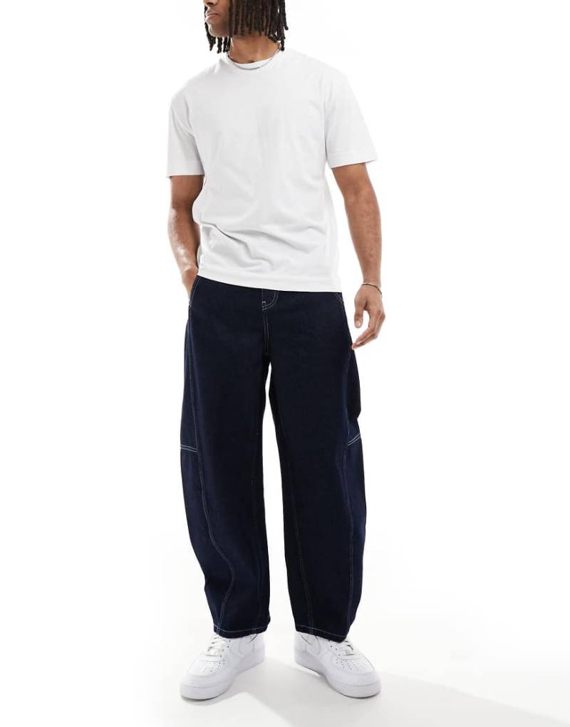 ASOS DESIGN - Oversize-Jeans in Raw-Waschung-Blau von ASOS DESIGN