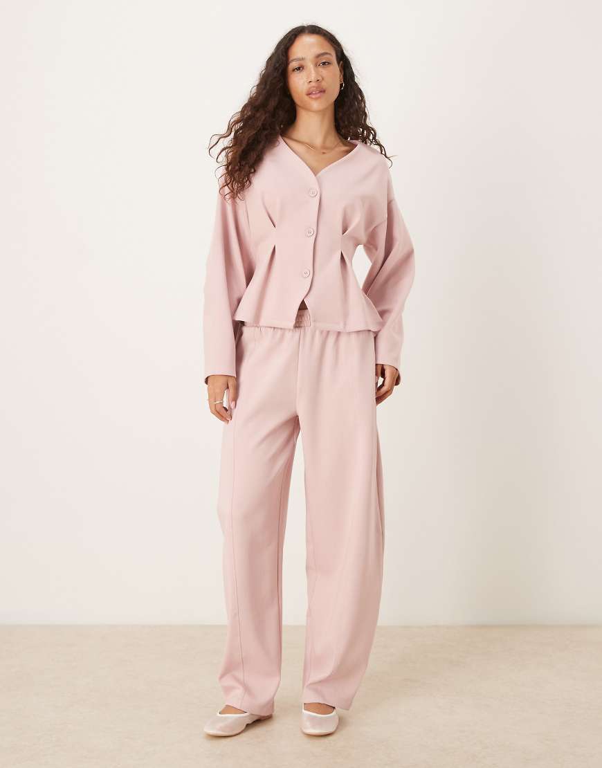 ASOS DESIGN - Barrel-Leg-Jogginghose aus Interlock in Rosa mit Nahtdetail von ASOS DESIGN