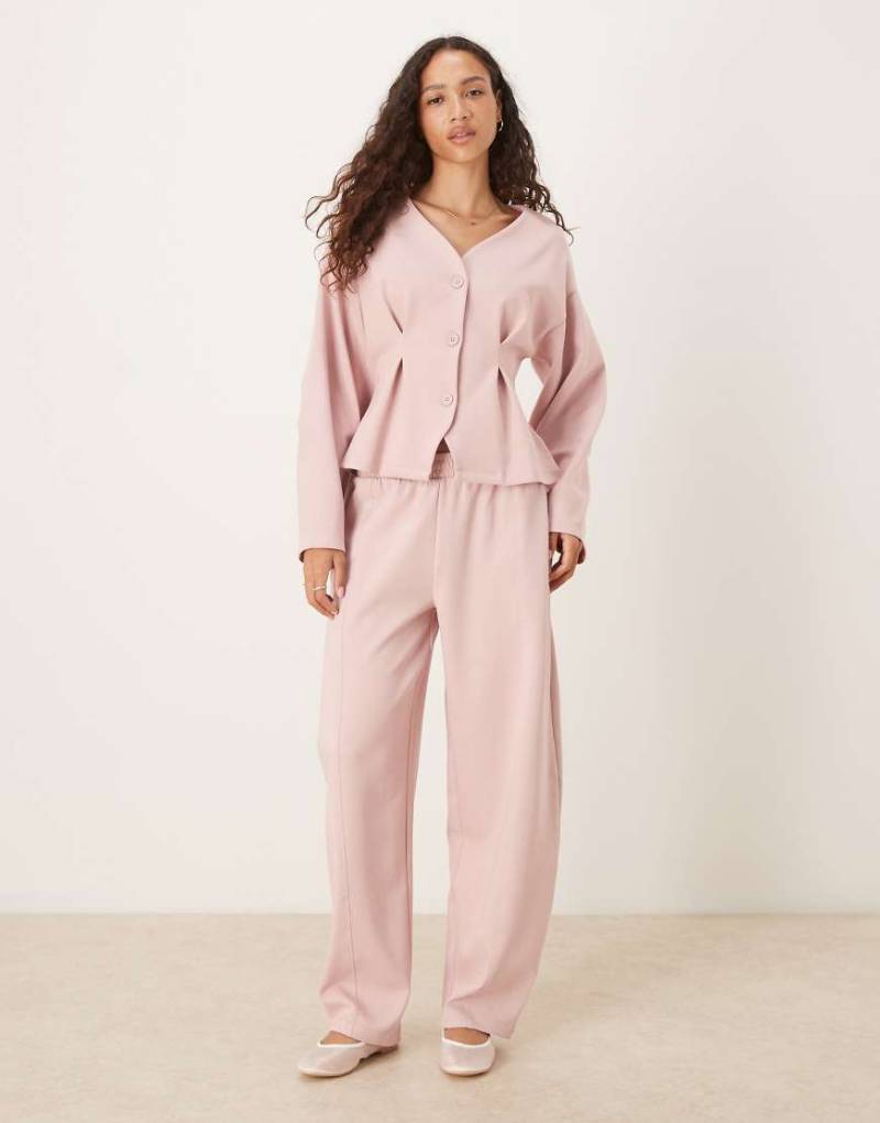 ASOS DESIGN - Barrel-Leg-Jogginghose aus Interlock in Rosa mit Nahtdetail von ASOS DESIGN