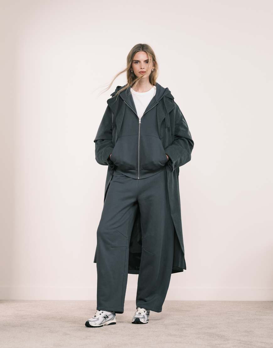 ASOS DESIGN - Barrel Leg Jogginghose in Anthrazit mit Ziernaht, Kombiteil-Grau von ASOS DESIGN