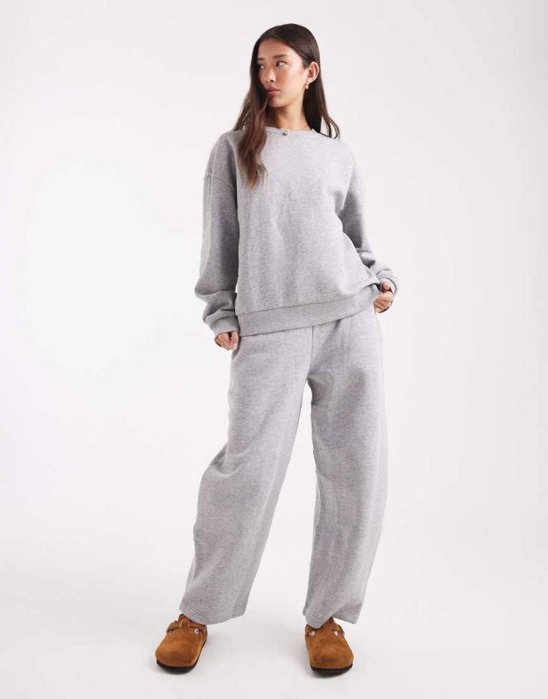 ASOS DESIGN - Barrel-Leg-Jogginghose in meliertem Grau mit weicher Innenseite von ASOS DESIGN