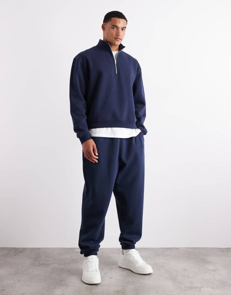 ASOS DESIGN - Basic-Jogginghose in Marineblau mit Oversize-Passform von ASOS DESIGN