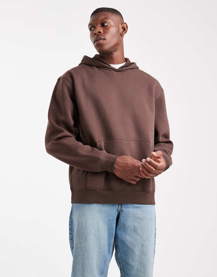 ASOS DESIGN - Basic-Kapuzenpullover im Relaxed Fit in Braun-Brown von ASOS DESIGN
