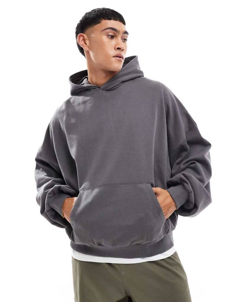 ASOS DESIGN - Basic-Kapuzenpullover in Anthrazit mit Super-Oversize-Schnitt-Grau von ASOS DESIGN