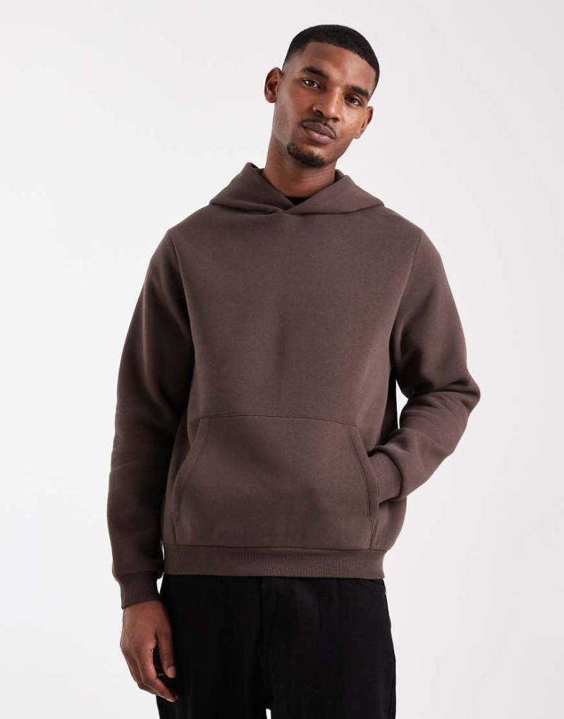 ASOS DESIGN - Basic-Kapuzenpullover in Braun-Brown von ASOS DESIGN