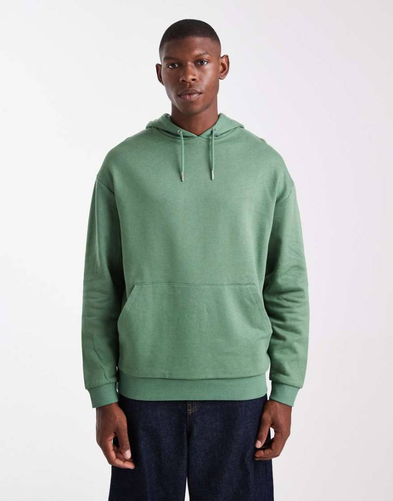 ASOS DESIGN - Basic-Kapuzenpullover mit Relaxed Fit in Dunkelgrün von ASOS DESIGN