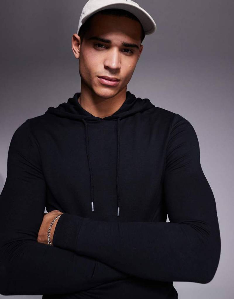 ASOS DESIGN - Basic-Kapuzenpullover in Schwarz mit körperbetontem Schnitt von ASOS DESIGN