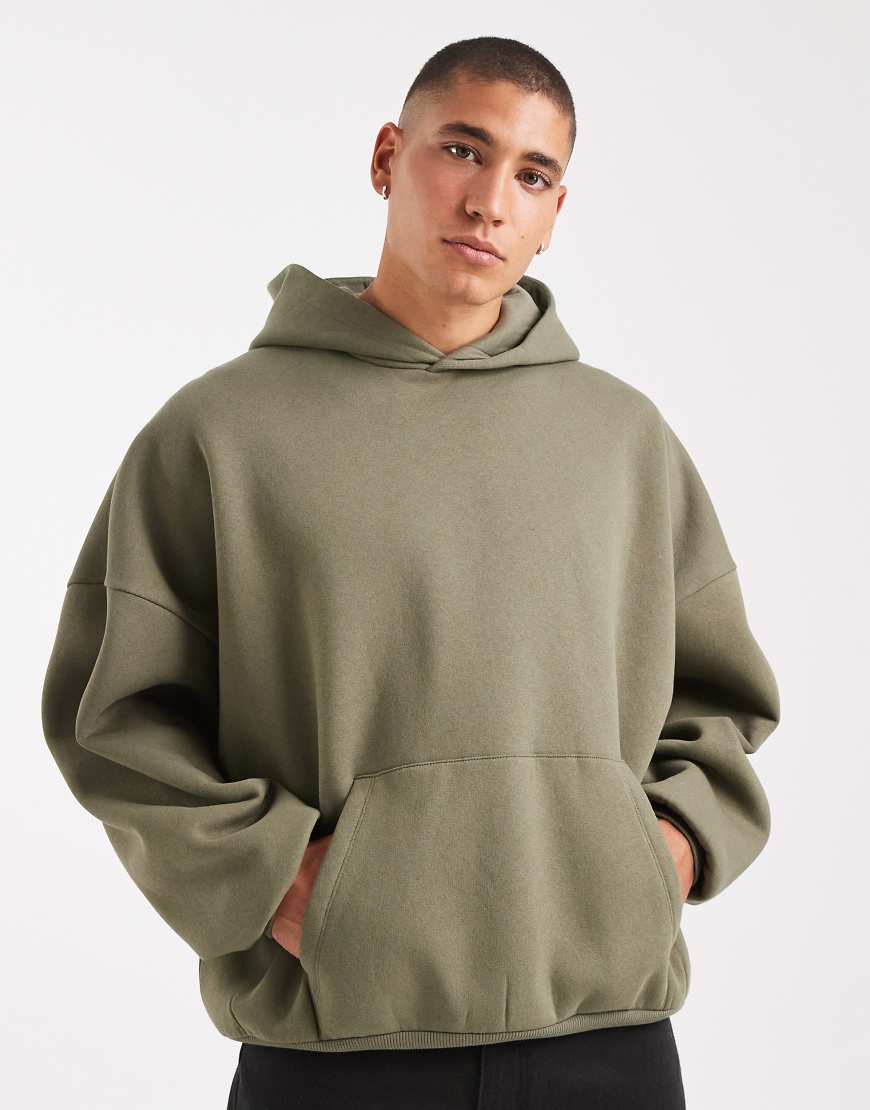 ASOS DESIGN - Basic-Kapuzenpullover in staubigem Olivgrün mit Super-Oversize-Schnitt von ASOS DESIGN