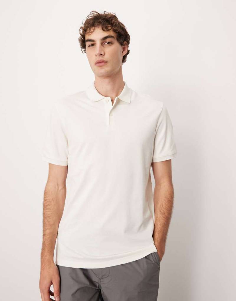 ASOS DESIGN - Basic-Polohemd aus Pikee in Cremeweiß von ASOS DESIGN