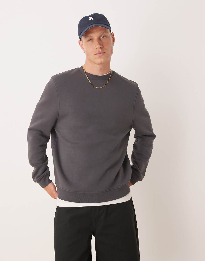 ASOS DESIGN - Basic-Sweatshirt in Dunkelgrau von ASOS DESIGN