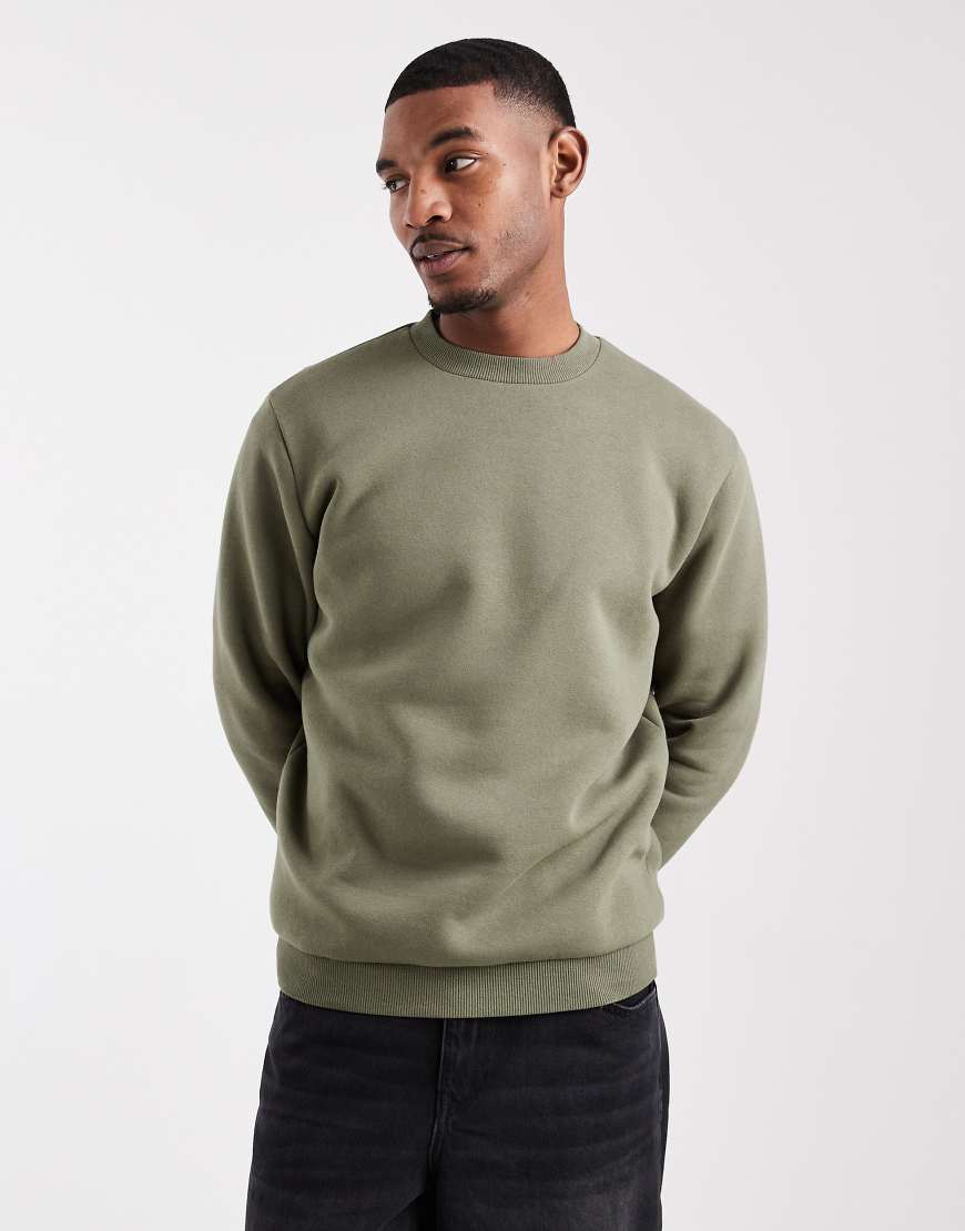 ASOS DESIGN - Basic-Sweatshirt in staubigem Olivgrün mit kurzem Reißverschluss von ASOS DESIGN