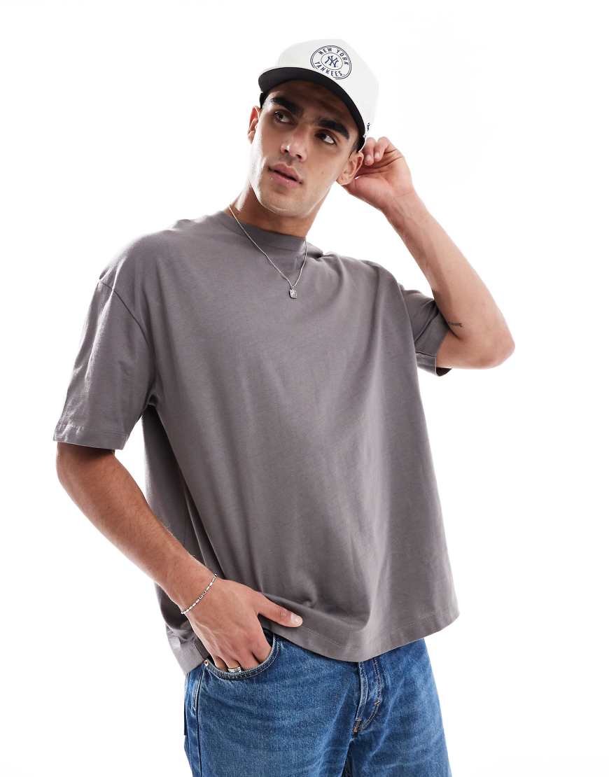 ASOS DESIGN - Basic-T-Shirt in Anthrazit mit Oversize-Schnitt-Grau von ASOS DESIGN