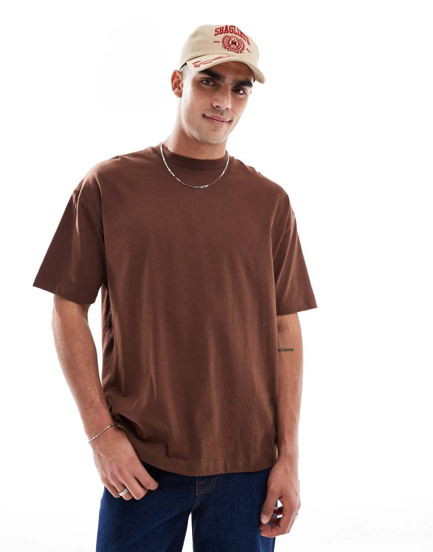 ASOS DESIGN - Basic-T-Shirt in Braun mit Oversize-Schnitt von ASOS DESIGN