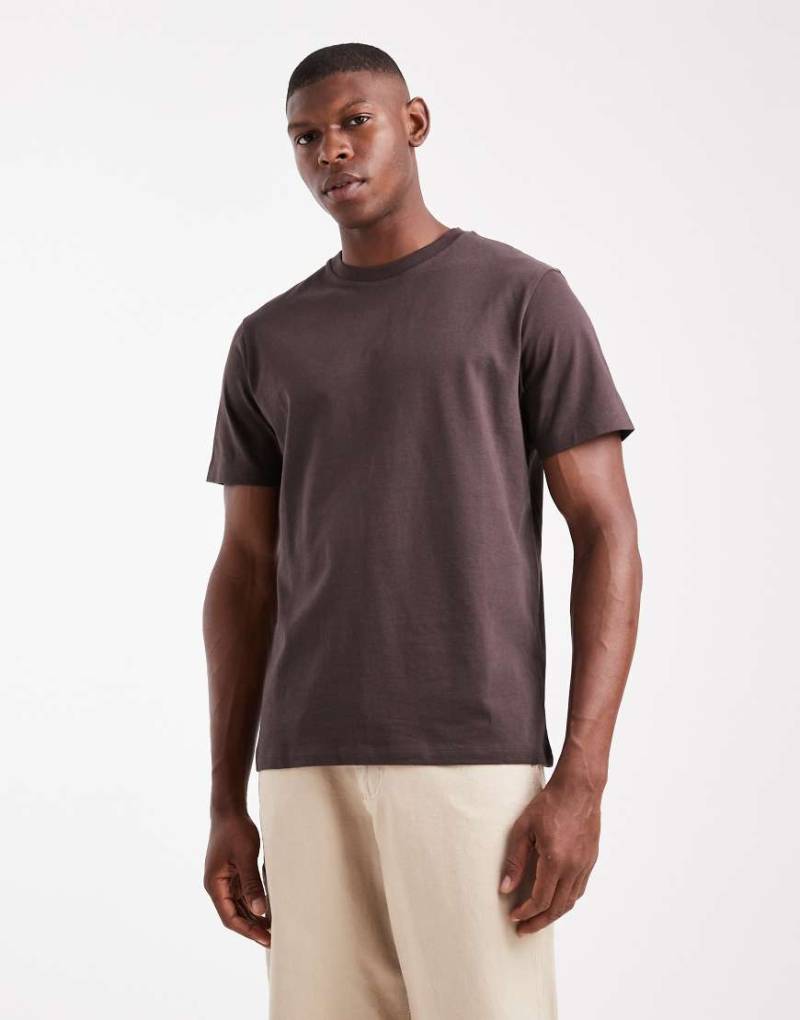ASOS DESIGN - Basic-T-Shirt in Braun mit Rundhalsausschnitt-Brown von ASOS DESIGN