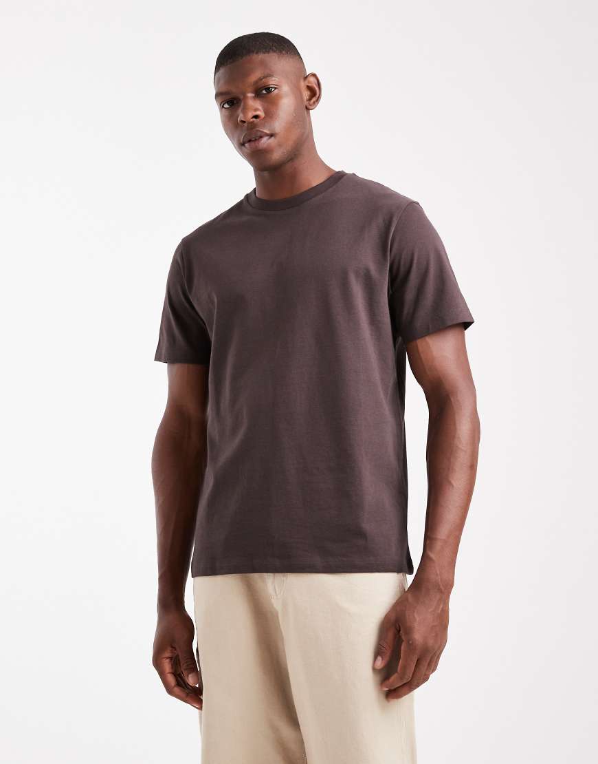 ASOS DESIGN - Basic-T-Shirt in Braun mit Rundhalsausschnitt-Brown von ASOS DESIGN