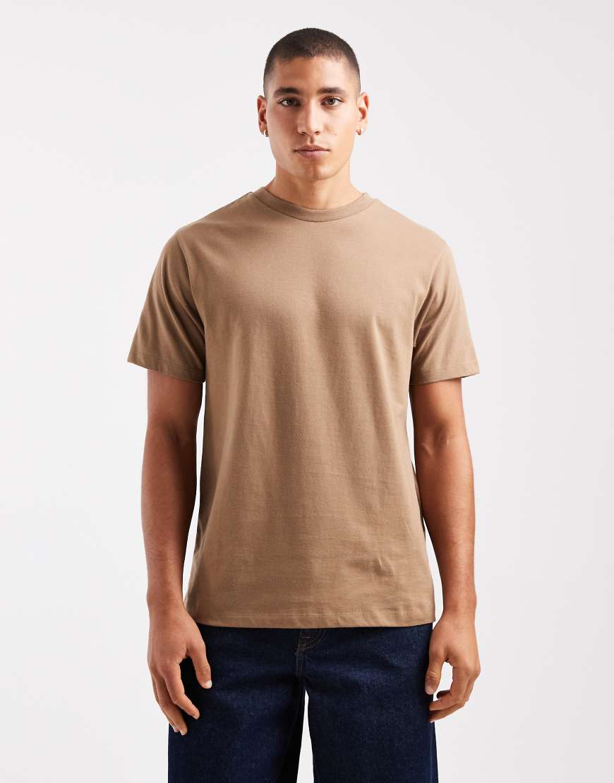 ASOS DESIGN - Basic-T-Shirt in Braun mit Rundhalsausschnitt-Brown von ASOS DESIGN