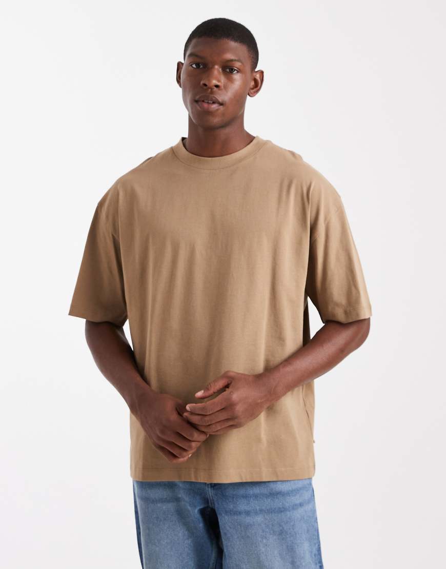 ASOS DESIGN - Basic-T-Shirt in Braun mit Rundhalsausschnitt und Oversize-Passform-Brown von ASOS DESIGN