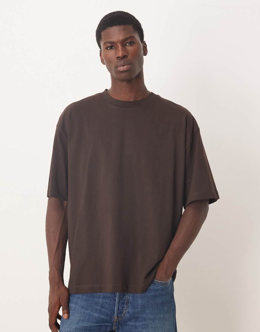 ASOS DESIGN - Basic-T-Shirt in Braun mit Rundhalsausschnitt und Oversize-Passform-Brown von ASOS DESIGN