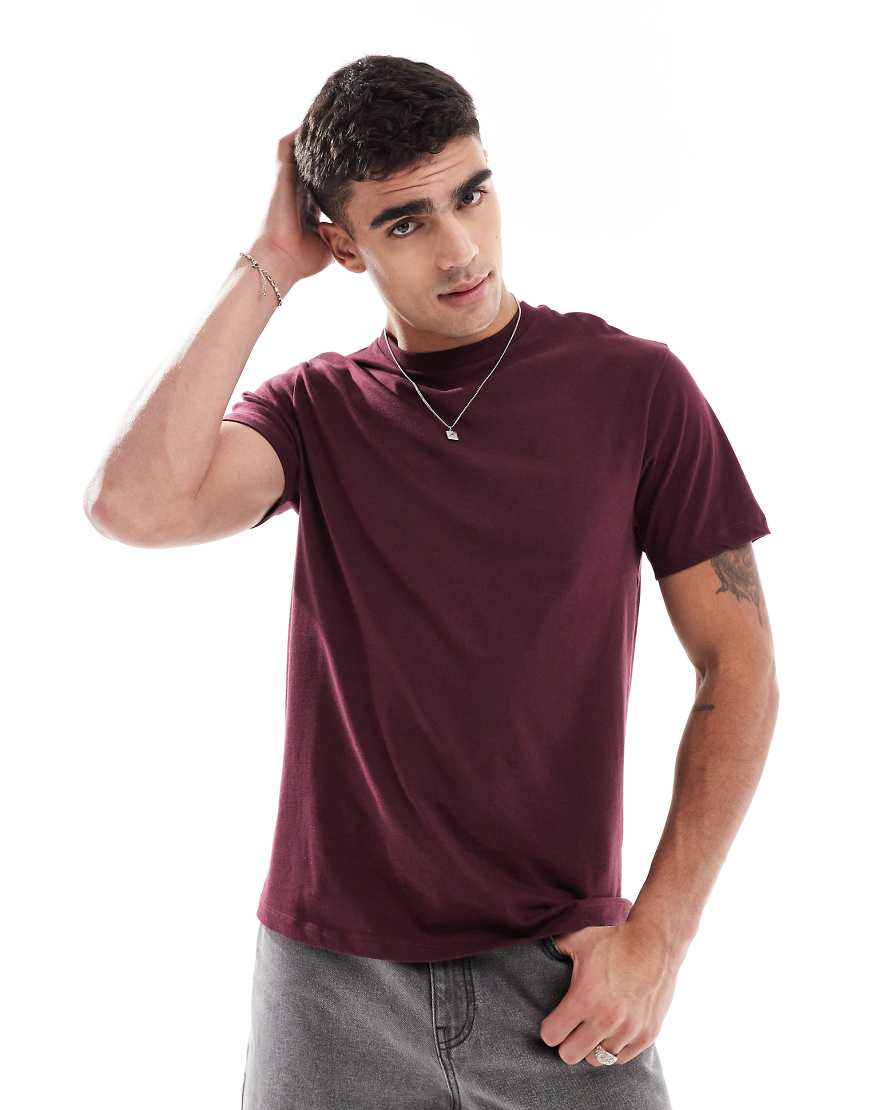 ASOS DESIGN - Basic-T-Shirt in Burgunderrot mit Rundhalsausschnitt von ASOS DESIGN