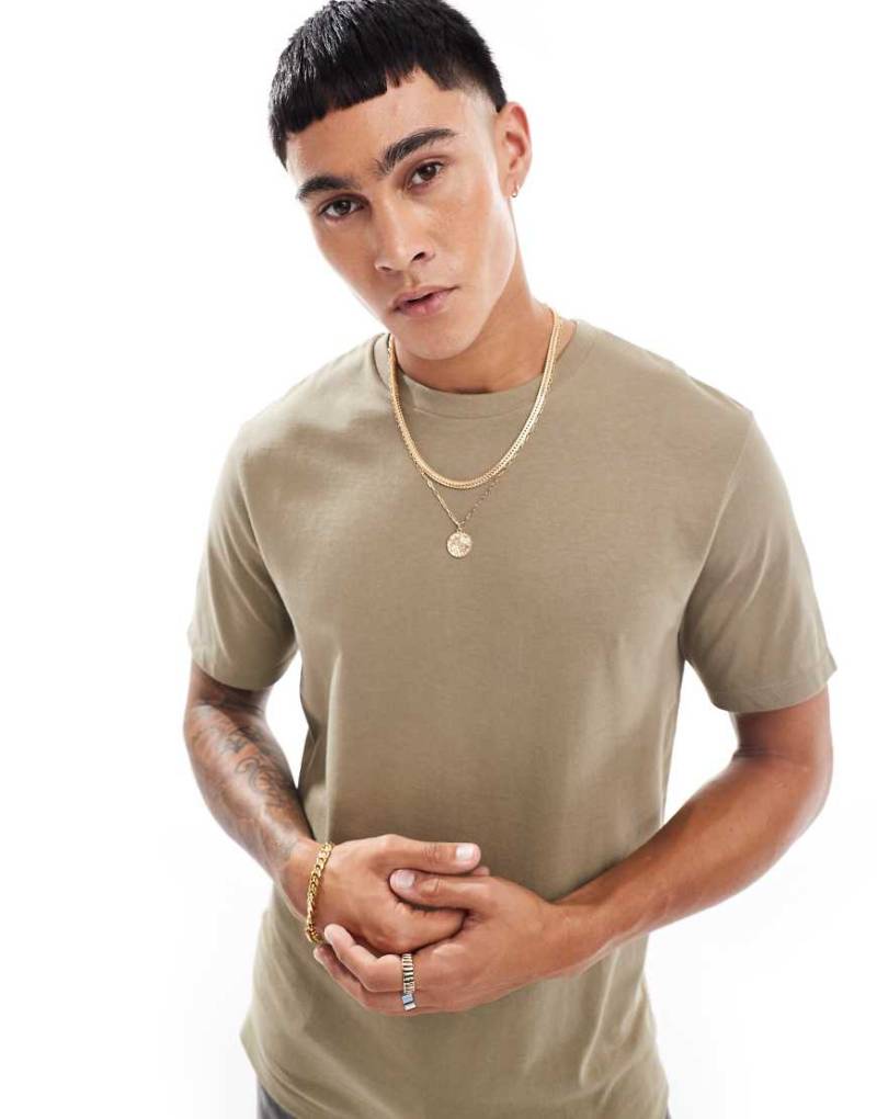 ASOS DESIGN - Basic-T-Shirt in Khaki mit Rundhalsausschnitt-Grün von ASOS DESIGN