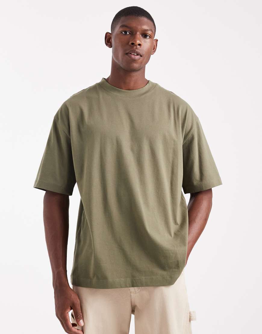 ASOS DESIGN - Basic-T-Shirt in Khaki mit Rundhalsausschnitt und Oversize-Passform-Grün von ASOS DESIGN