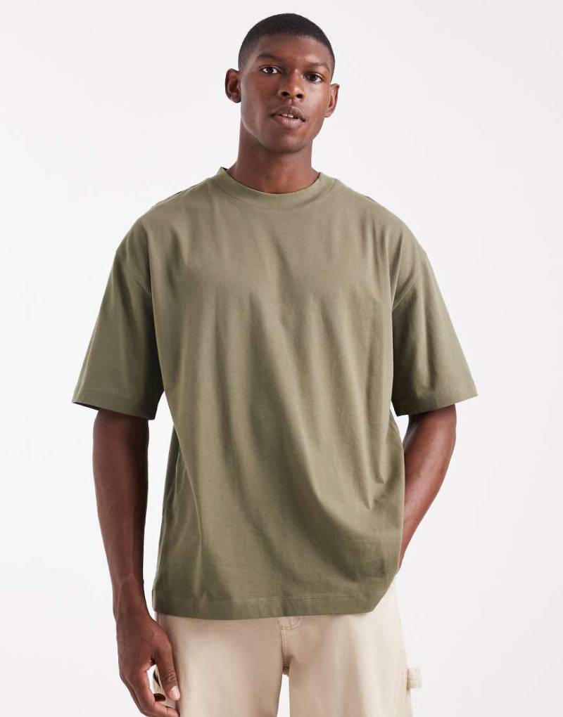 ASOS DESIGN - Basic-T-Shirt in Khaki mit Rundhalsausschnitt und Oversize-Passform-Grün von ASOS DESIGN