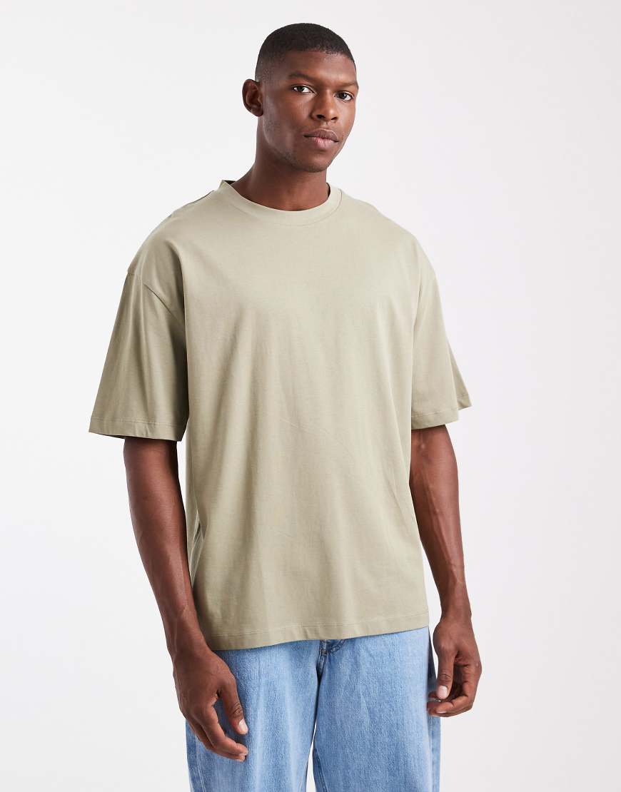 ASOS DESIGN - Basic-T-Shirt in Khaki mit Rundhalsausschnitt und Oversize-Passform-Grün von ASOS DESIGN