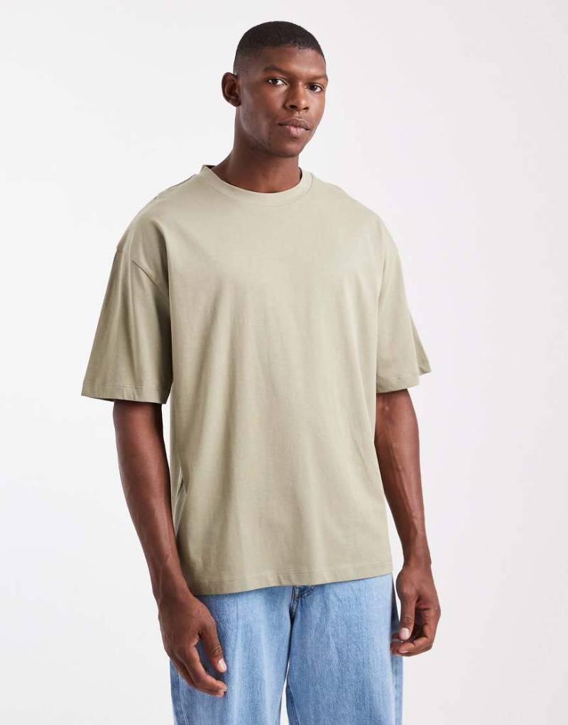 ASOS DESIGN - Basic-T-Shirt in Khaki mit Rundhalsausschnitt und Oversize-Passform-Grün von ASOS DESIGN