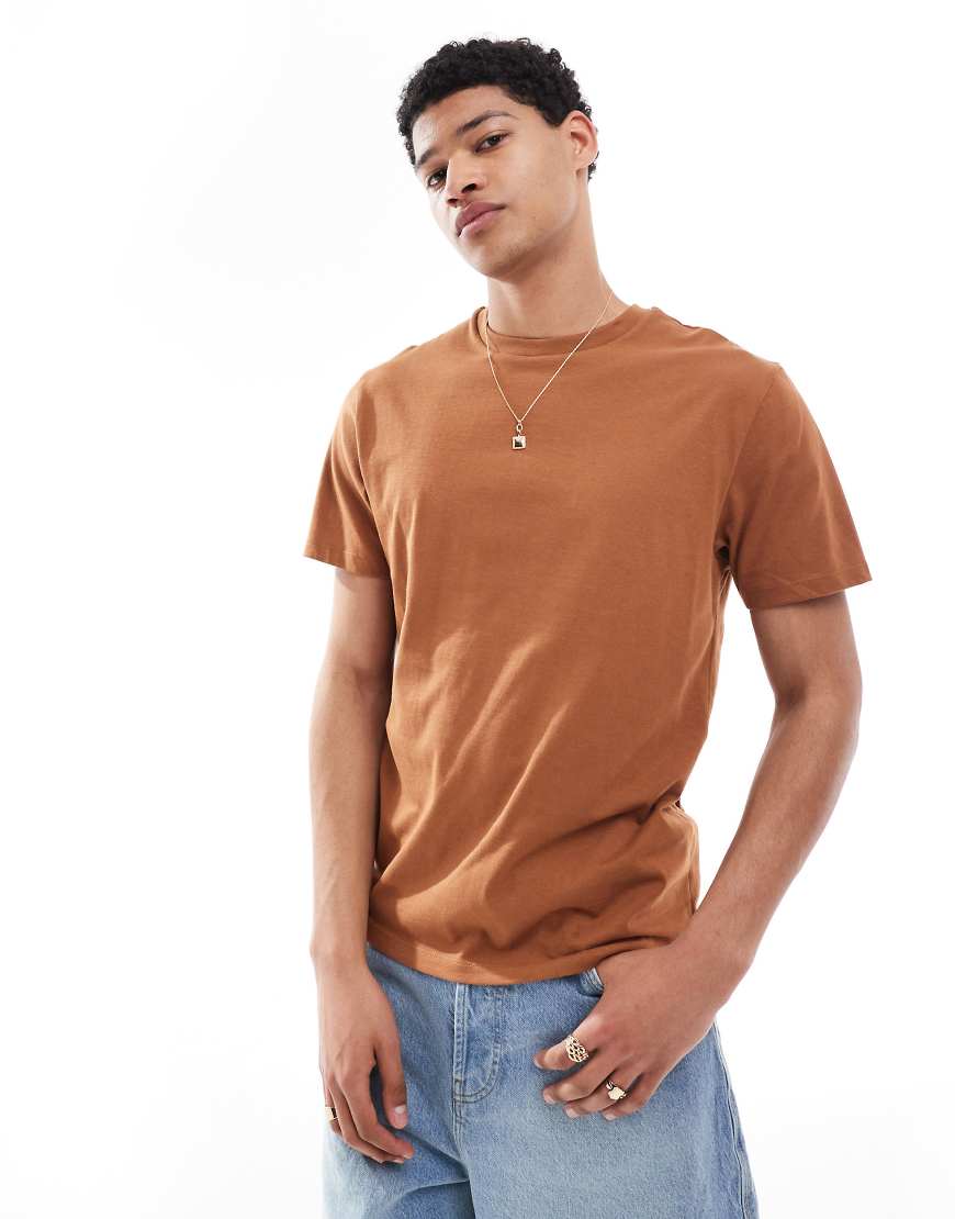 ASOS DESIGN - Basic-T-Shirt in Rostrot mit Rundhalsausschnitt-Braun von ASOS DESIGN