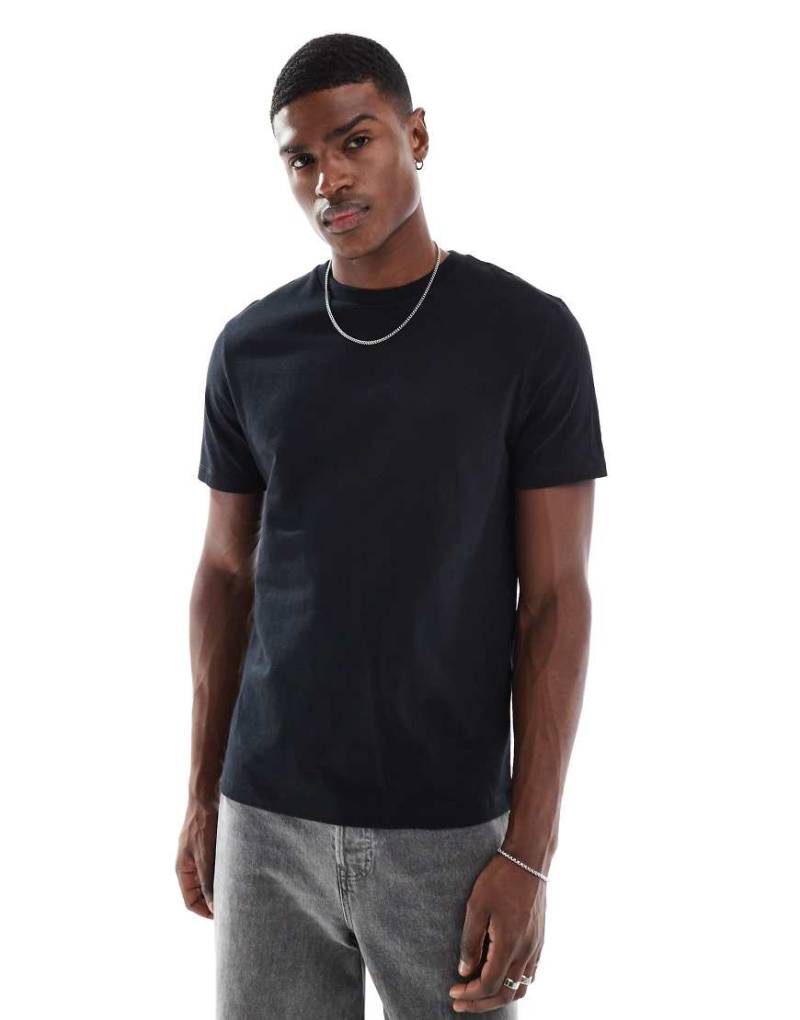 ASOS DESIGN - Basic-T-Shirt in Schwarz mit Rundhalsausschnitt von ASOS DESIGN