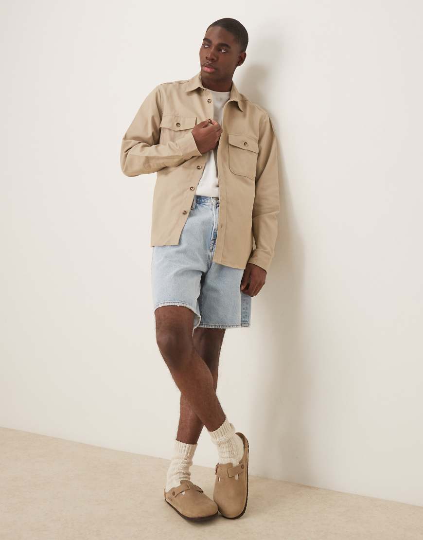 ASOS DESIGN - Baumwoll-Hemdjacke in Stein-Neutral ASOS DESIGN - Baumwoll-Hemdjacke in Stein-Neutral von ASOS DESIGN
