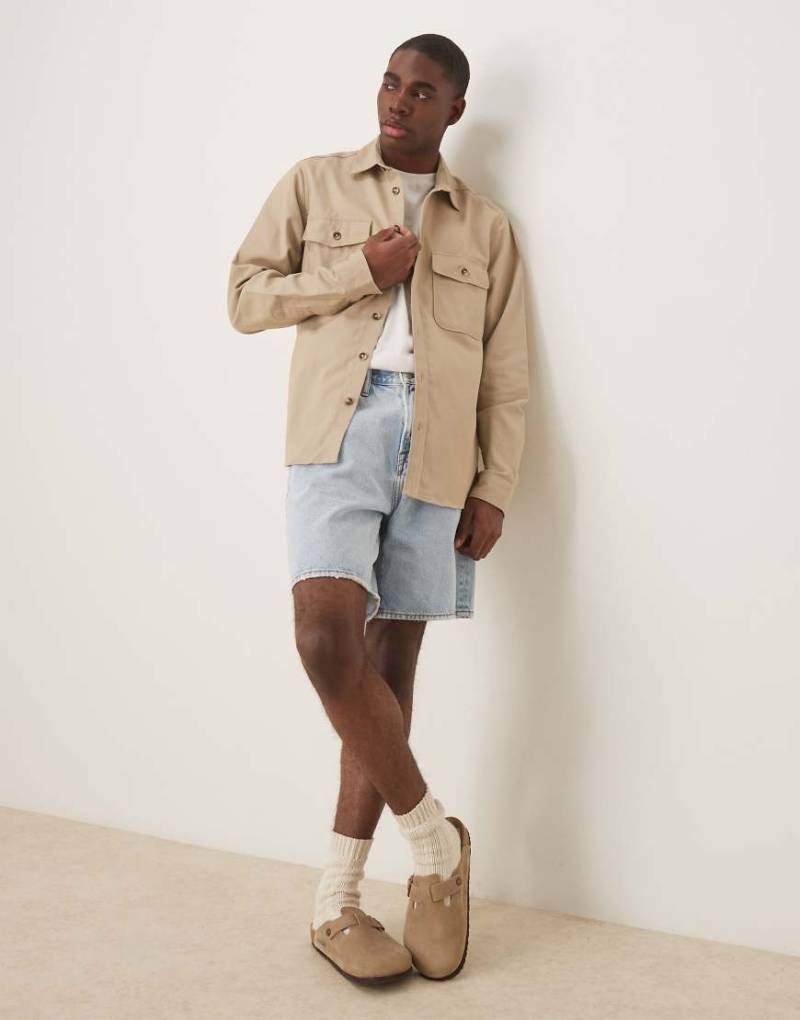 ASOS DESIGN - Baumwoll-Hemdjacke in Stein-Neutral von ASOS DESIGN