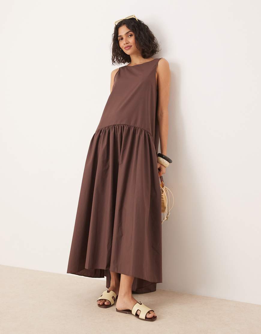 ASOS DESIGN - Baumwoll-Maxikleid in Schokobraun mit tiefer Taille ASOS DESIGN - Baumwoll-Maxikleid in Schokobraun mit tiefer Taille von ASOS DESIGN
