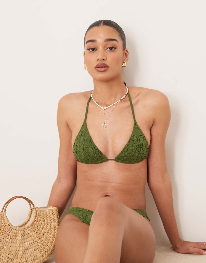 ASOS DESIGN - Bertie - Triangel-Bikinioberteil in Olivgrün mit Lochmuster von ASOS DESIGN