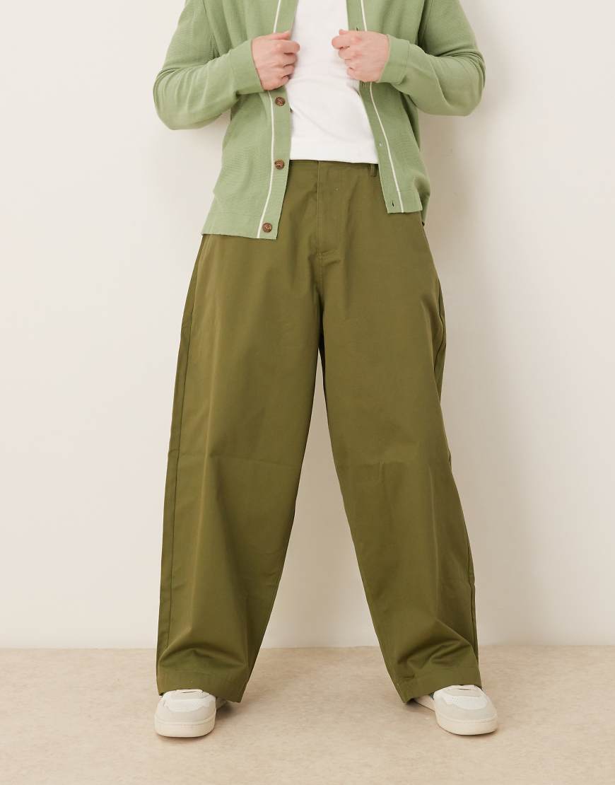 ASOS DESIGN - Besonders weit sitzende Hose in Khaki-Grün von ASOS DESIGN