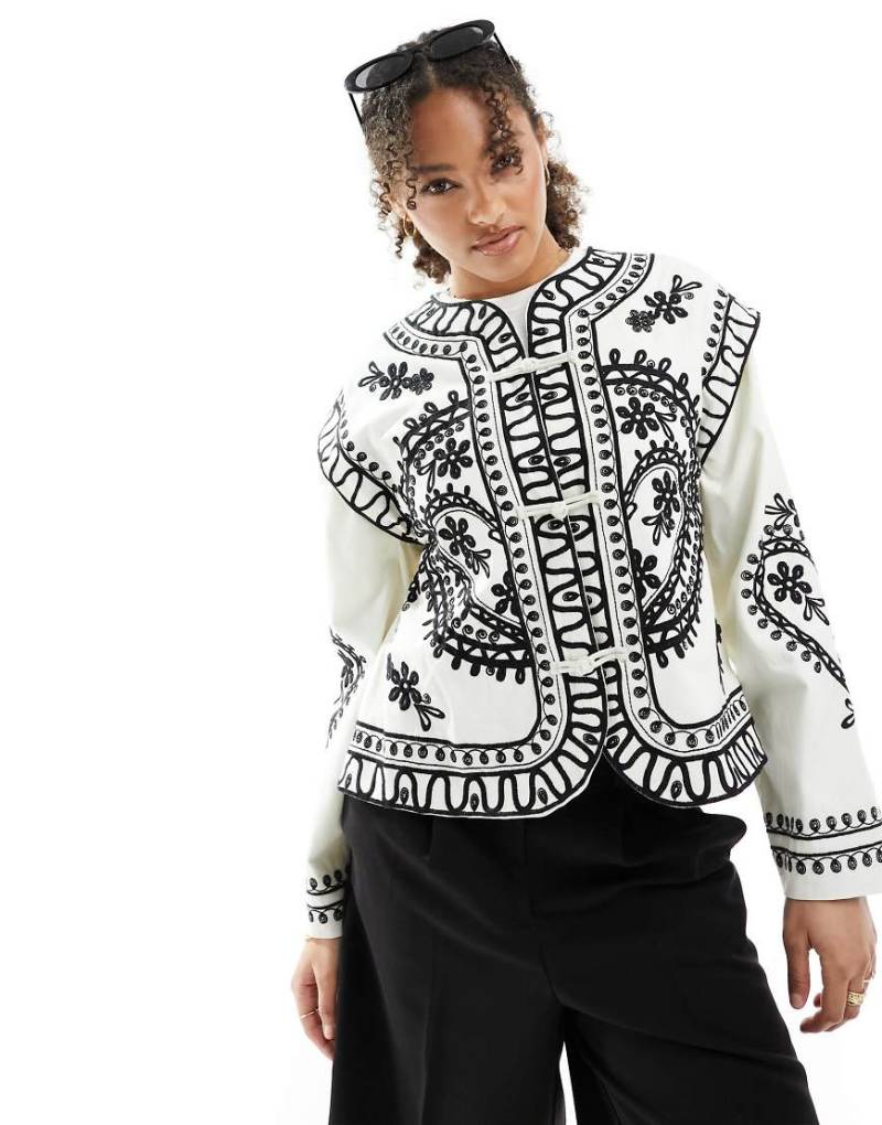 ASOS DESIGN - Bestickte Twill-Jacke in Weiß von ASOS DESIGN